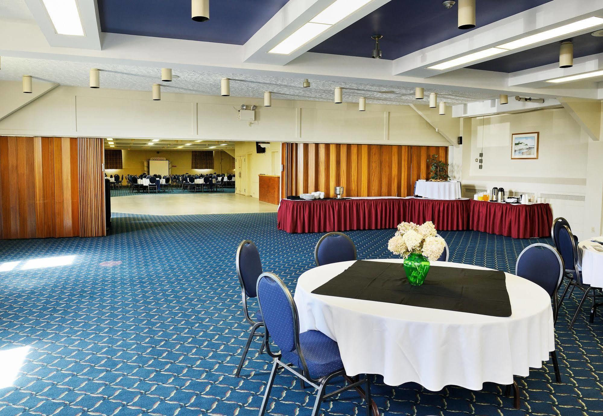 Slemon Park Hotel & Conference Centre Summerside Bagian luar foto